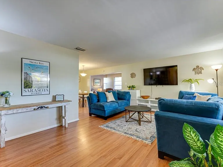 2301 Kalin Ln — Photo 11