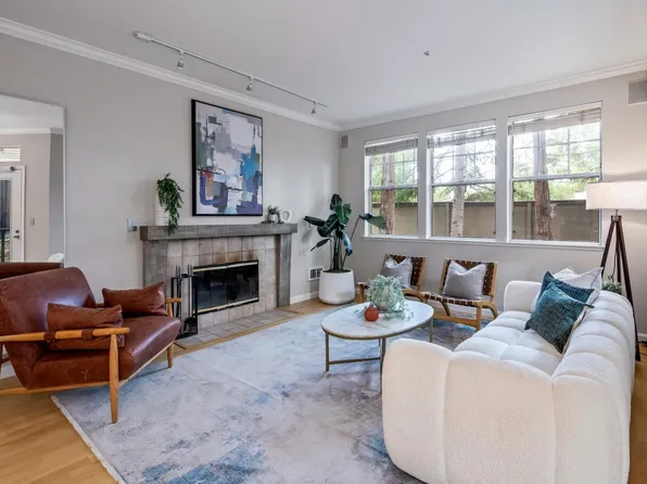 2160 Santa Cruz Ave APT 22, Menlo Park, CA 94025