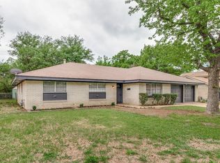 209 Georgian Rd, Fort Worth, TX 76134