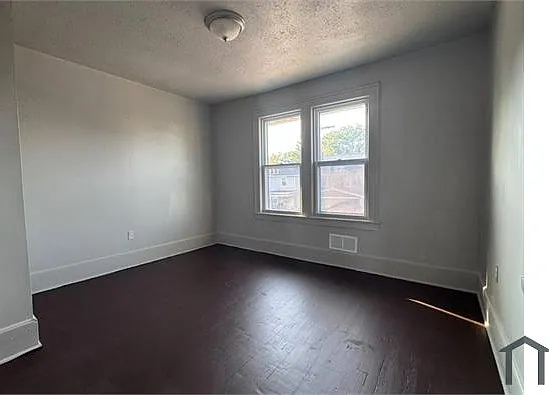 2474 Fullerton St — Photo 11