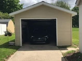 518 Walnut Ln, Union City, MI 49094