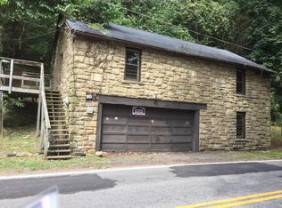 2305 Spring Valley Dr, Huntington, WV 25704