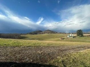 89 Devils Featherbed Rd, Forest Hill, WV 24935