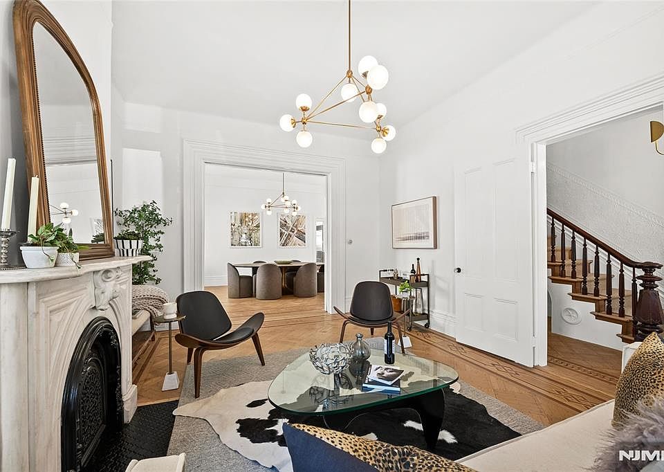 1st image of 55 Reservoir Ave