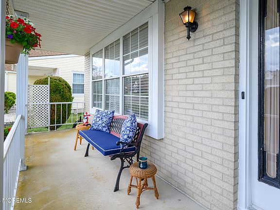 3rd image of 13 Kendal Drive