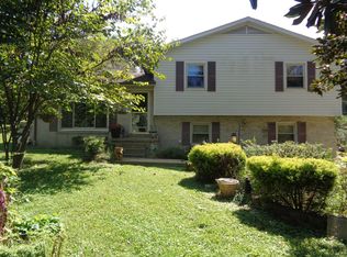 1502 Hilltop Dr, Lawrenceburg, TN 38464