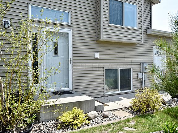 3rd image of 908 35th Ave S