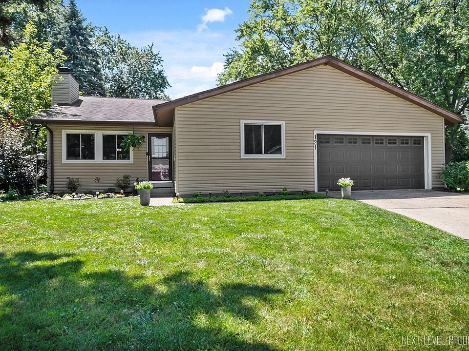 1st image of 30W121 Glenhurst Ct