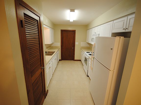 5th image of 923 Sunwood Ln