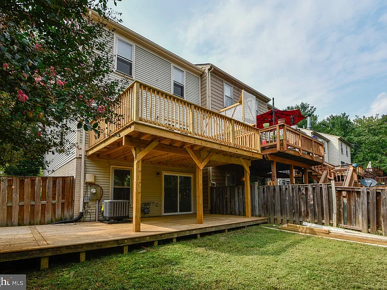 10709 Gideon Ct — Photo 37