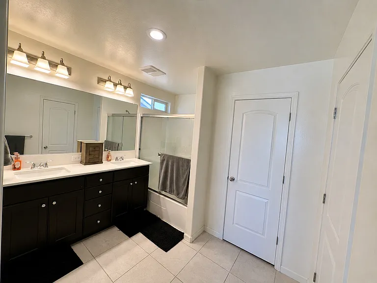 525 Mallard Dr — Photo 16