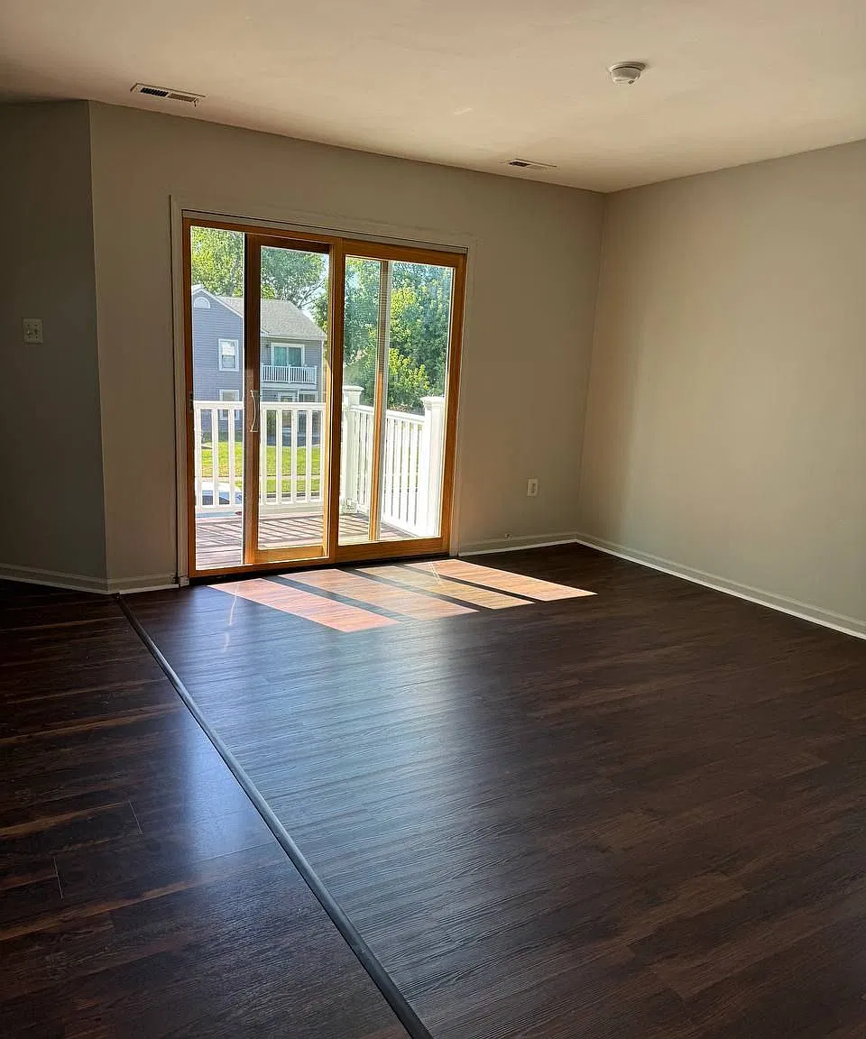 2 bed, 1003 sqft, $1,800 — Photo 2