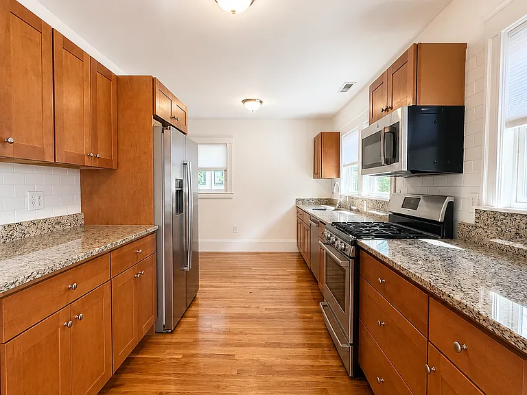 92 Alpine St #92 — Photo 7