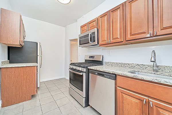 1st image of 222 Seaman Ave APT C1