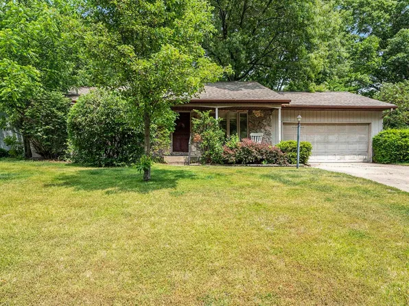 17411 Woodhurst Rd, Granger, IN 46530