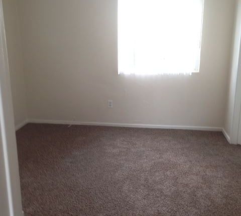2nd image of 922 S Myers St APT C