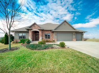 5 Turnstone Ct, Groveland, IL 61535