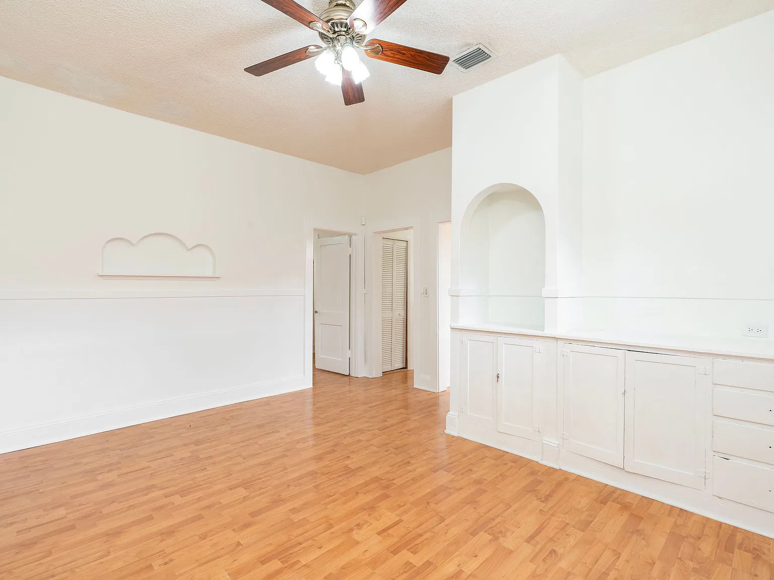 3 bed, 1700 sqft, $3,800 — Photo 3
