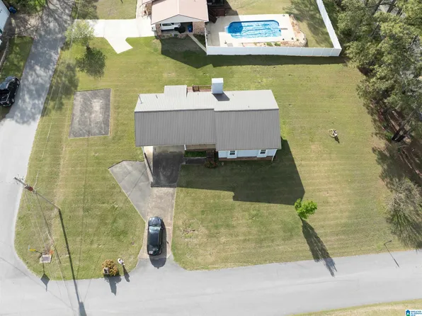 5630 Gann Dr, Anniston, AL 36206