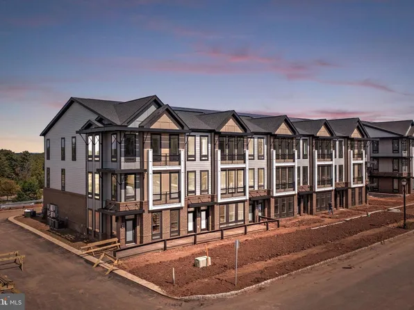 110 Village Dr, Skillman, NJ 08558