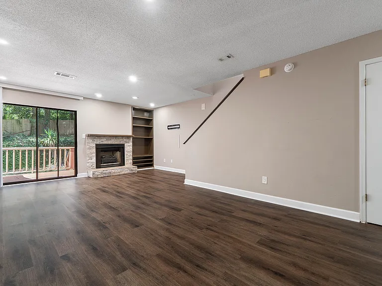 4245 Brookside Dr — Photo 8