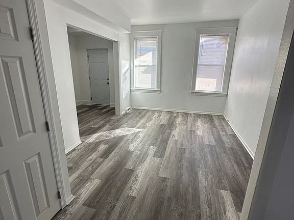 2nd image of 2434 W Franklin St