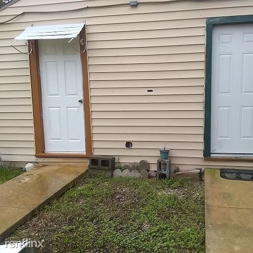 1st image of 722 W Norwood Ct