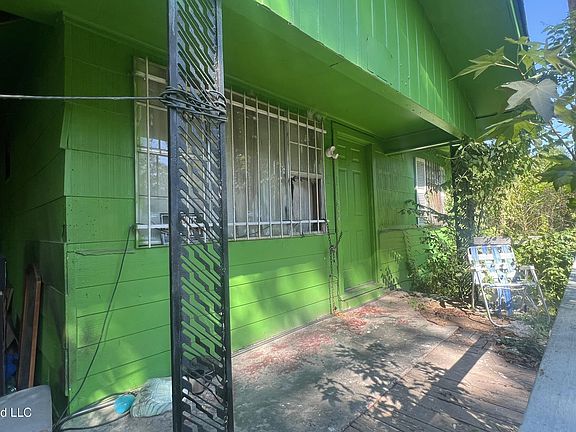 4th image of 1903 Shady Lane Dr