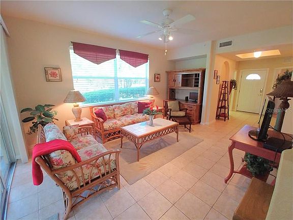 3rd image of 4215 Vicenza Dr Unit B