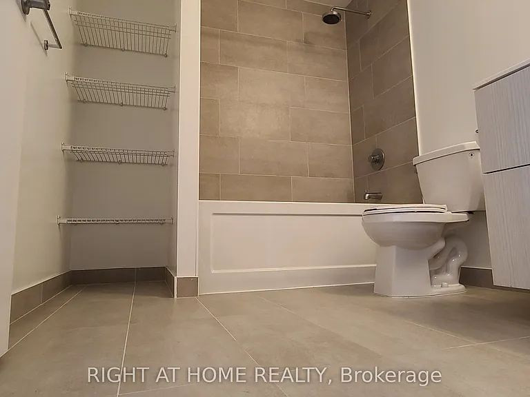 2520 Eglinton Ave W #1817 — Photo 21