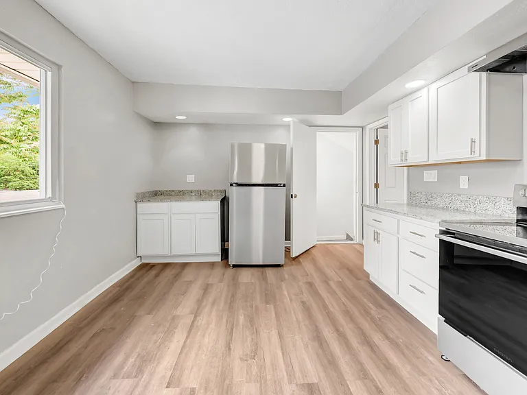 3449 Wade Ave #U — Photo 8