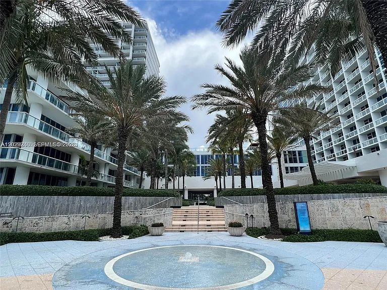 6799 Collins Ave #1501 — Photo 7
