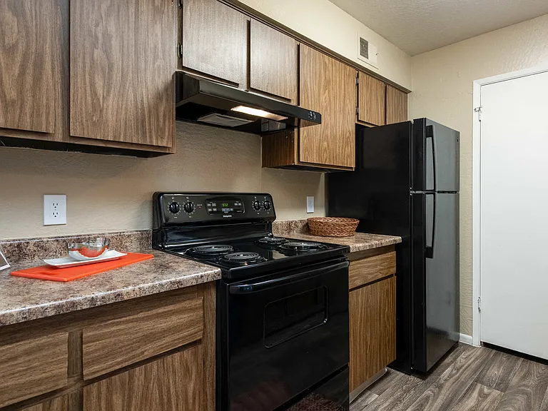 Camelback Cove Apartments — Photo 22