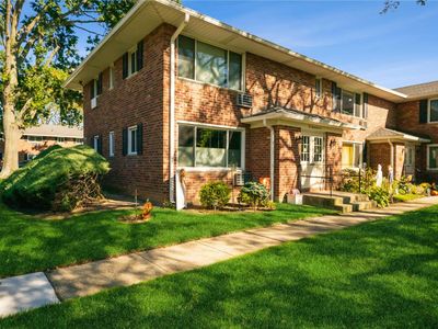 82 Edmunton Drive #B4, North Babylon, NY, 11703