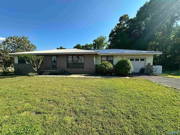 304 35th St NW, Fort Payne, AL 35967