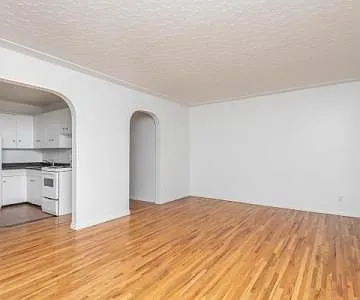 9928 114th St NW #103 — Photo 3
