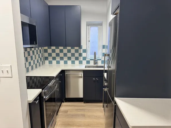 927 Broadway image 1 of 6