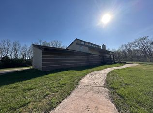 10 Country Life, Defiance, MO