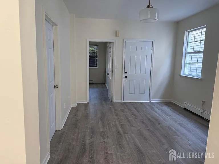 297 Sutton St — Photo 7