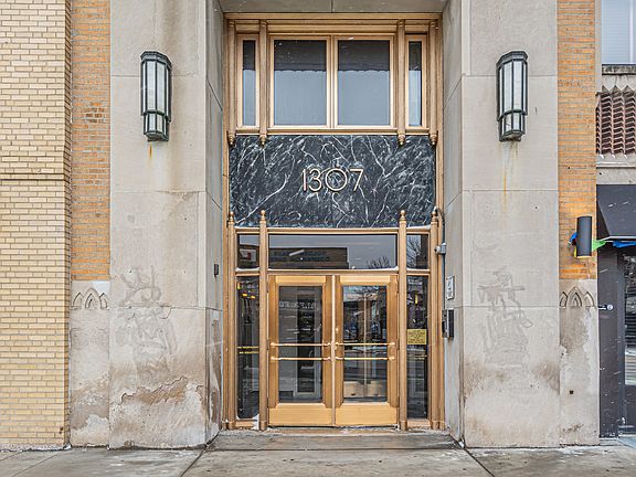 2nd image of 1307 S Wabash Ave APT 301