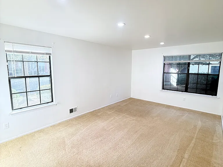 75 Keystone Ct #75 — Photo 17