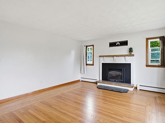 4th image of 205 Central Ave