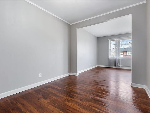 3rd image of 9416 Auburn Dr