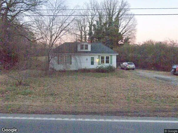 33085 King William Rd, West Point, VA 23181