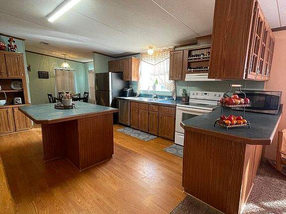 3rd image of 740 COUNTY ROAD 13A S #A
