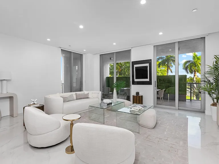 495 E Royal Palm Rd #201 — Photo 10