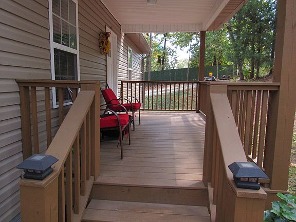 4th image of 233 Waterloo Dr