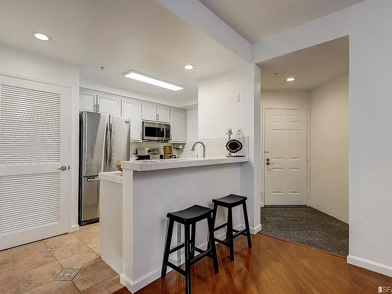 220 Caldecott Ln #104 — Photo 14