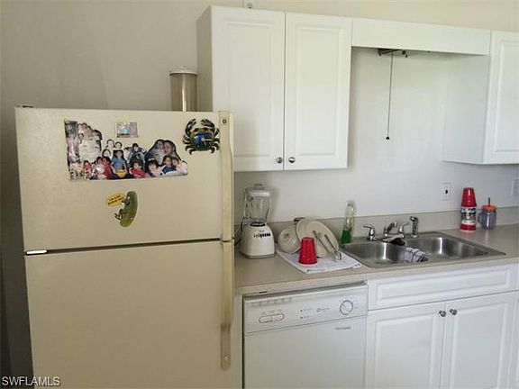 5th image of 3824 SW 13th Ave