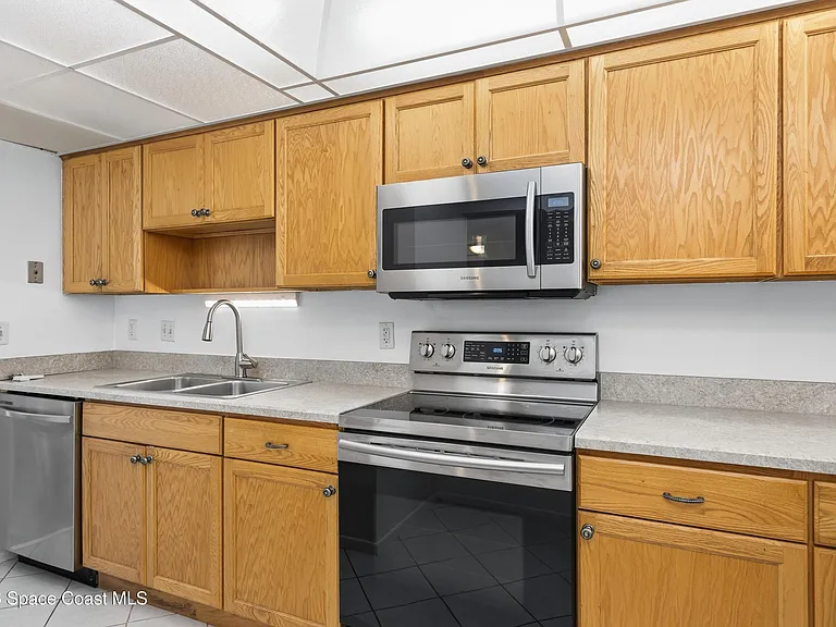 500 Palm Springs Blvd #407 — Photo 4